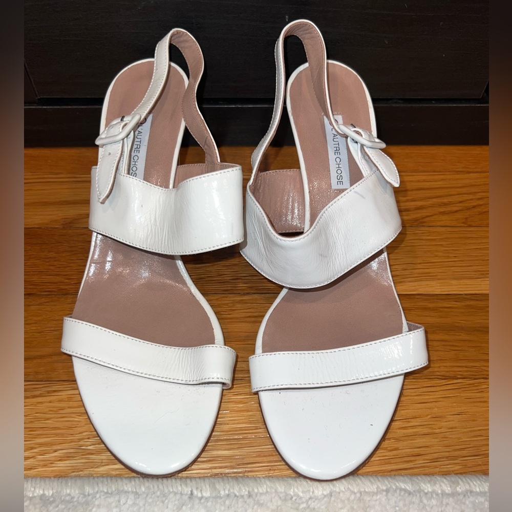 L’ATURE CHOSE white heels